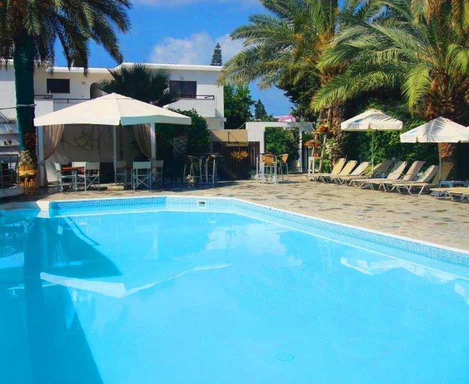 Andries Aparthotel 3*