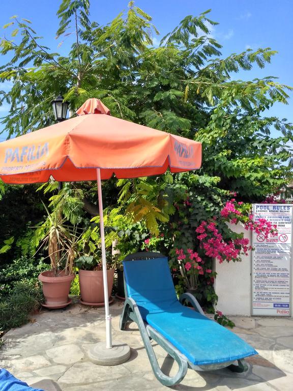 Apartment Kings With Private Garden Paphos