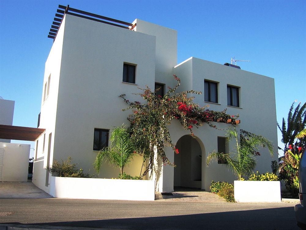 Aura Holiday Villas * Paphos