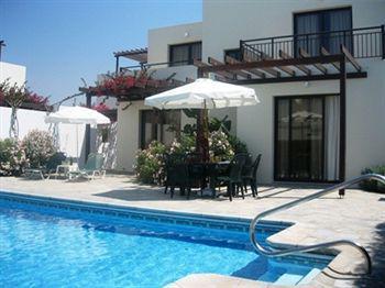 Aura Holiday Villas Pousada *