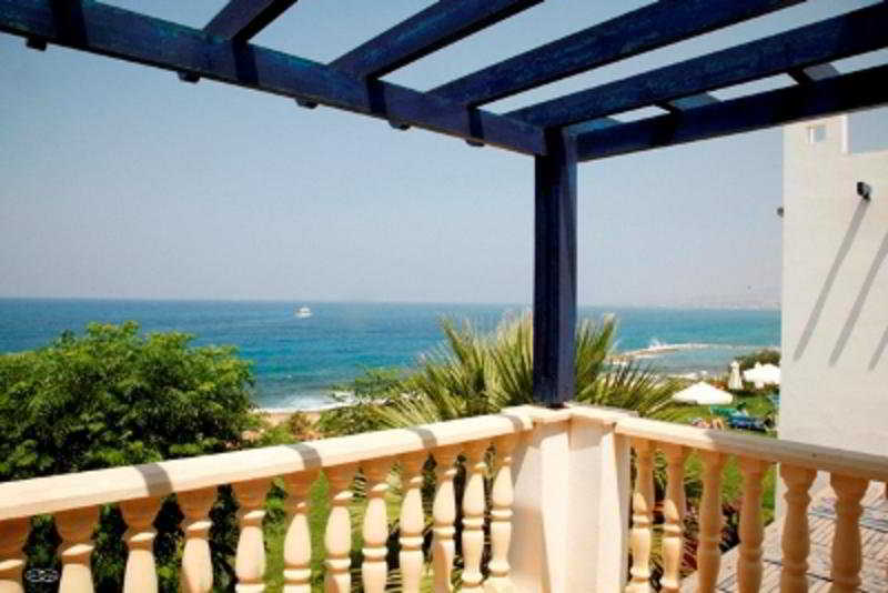 Eleni 4*