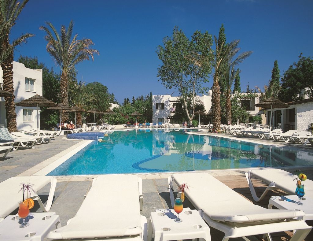 Gardens Holiday Aparthotel Paphos