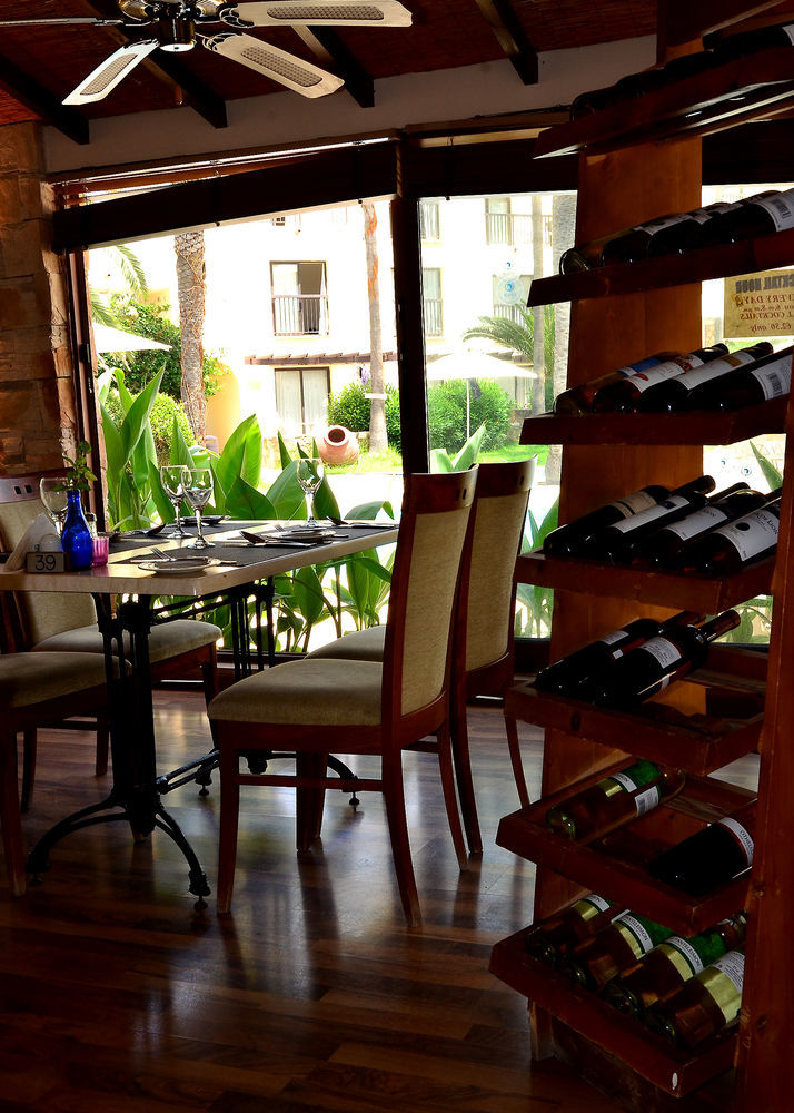 Panareti Aparthotel 3*