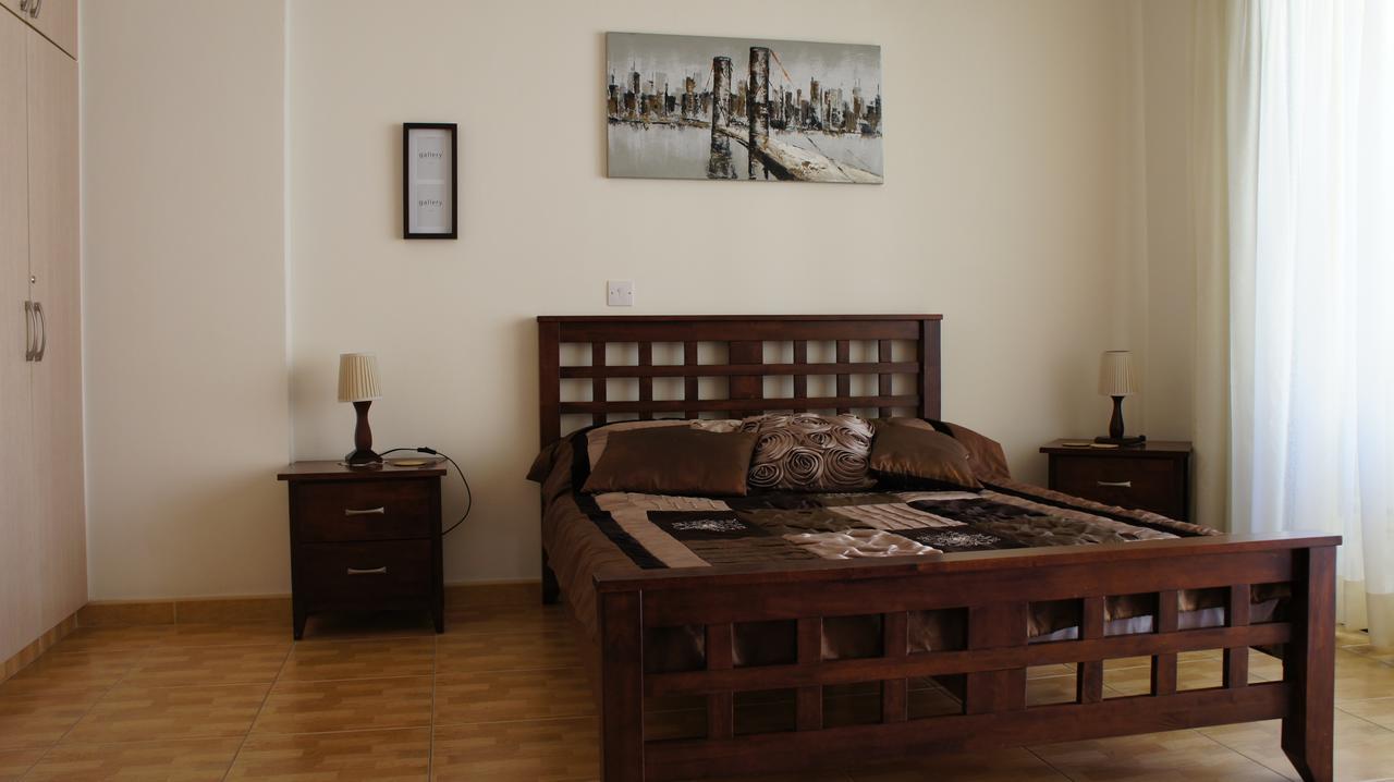 Townhouse Queens Gardens * Paphos
