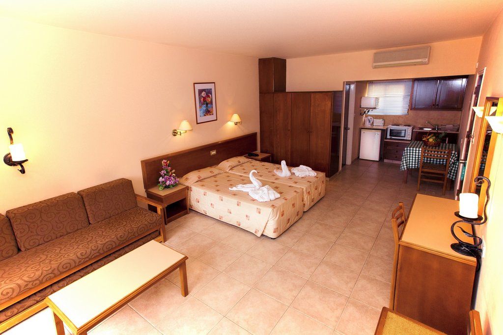 Aparthotel Atlantica Akteon 4*