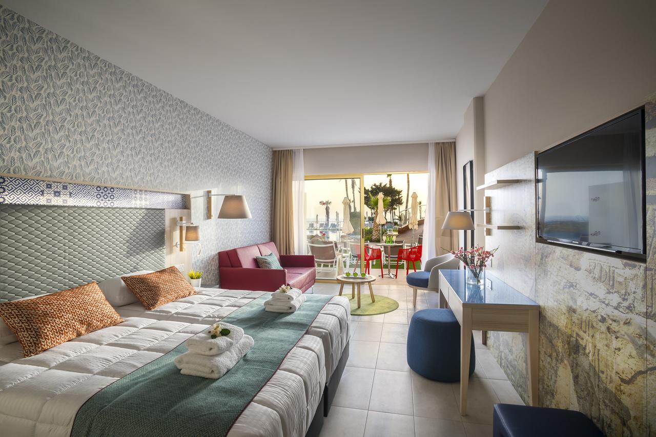 Leonardo Laura & Splash Resort 4*