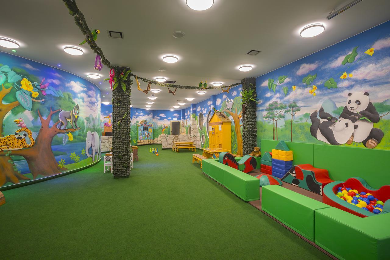 Leonardo Laura & Splash Resort Klorakas