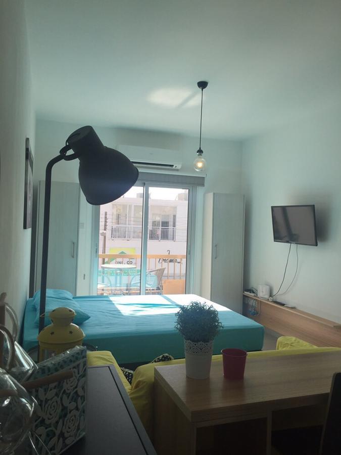 Papados Court Apartment *