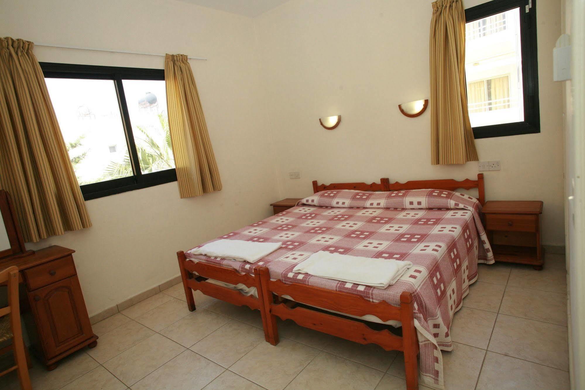 Aparthotel New York Plaza Paphos