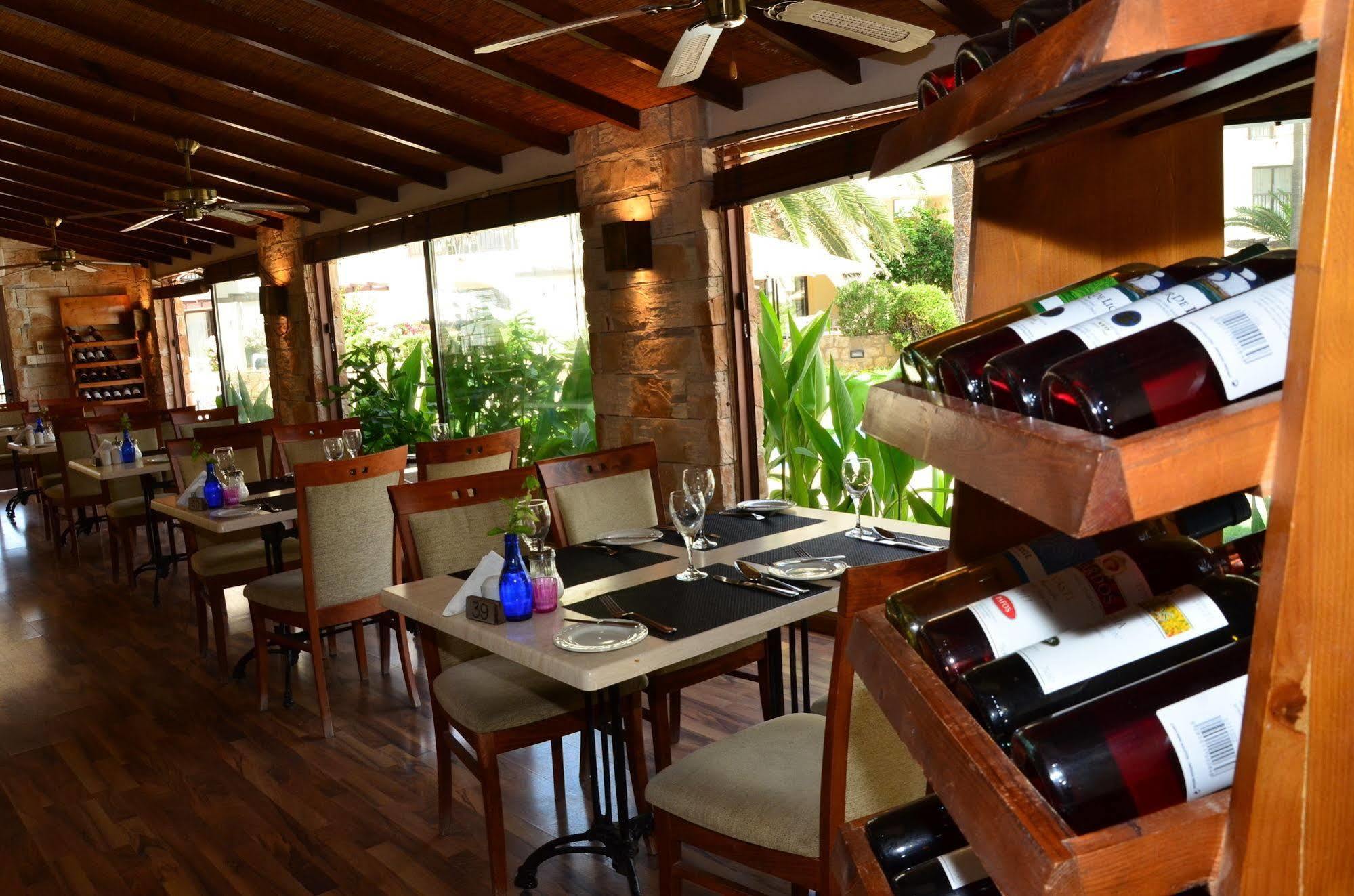 Aparthotel Panareti