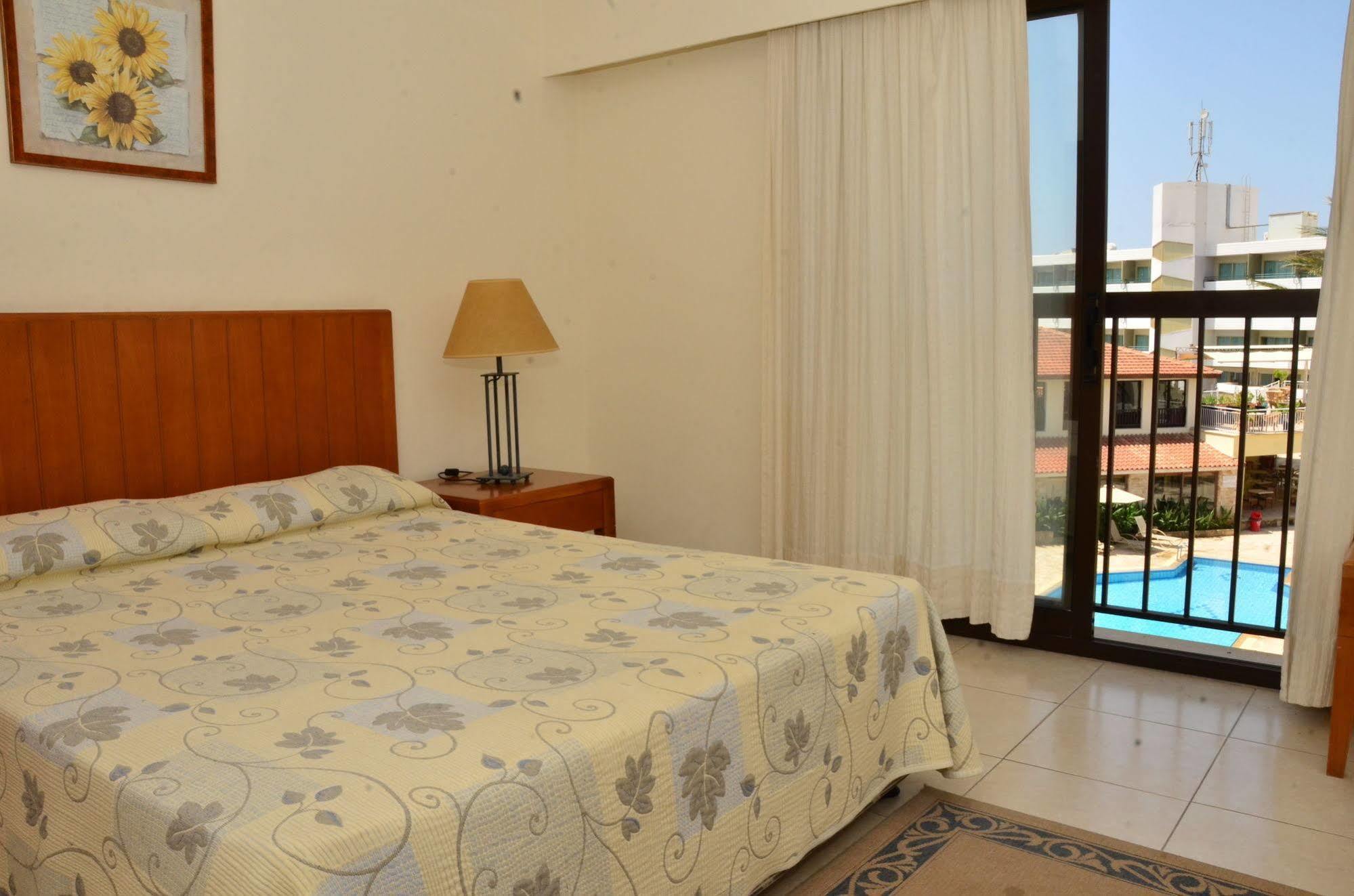 Panareti Aparthotel 3*