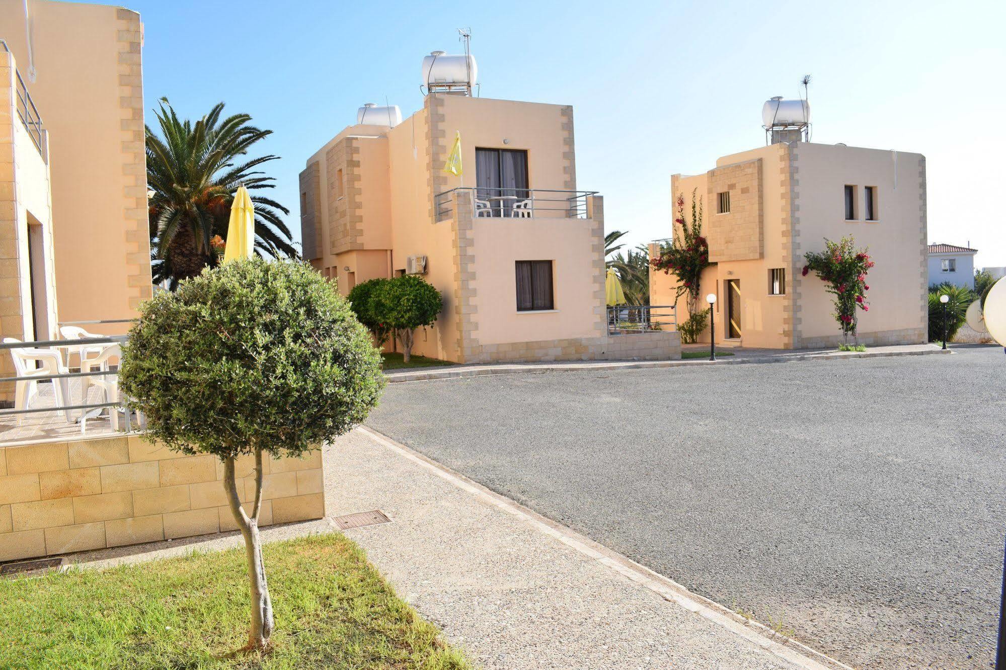 Apartment Dimma Seaside Houses