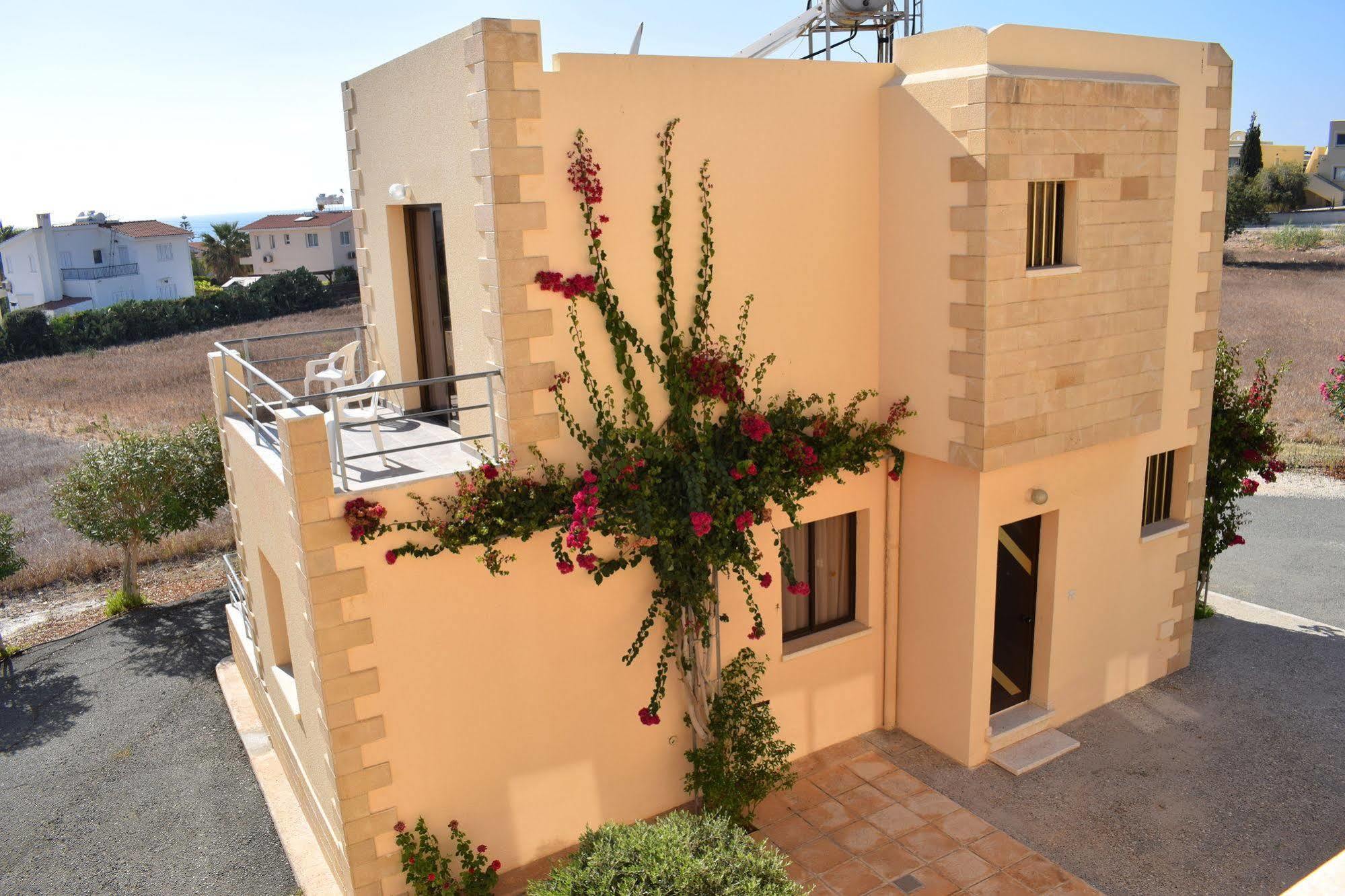 Dimma Seaside Houses *