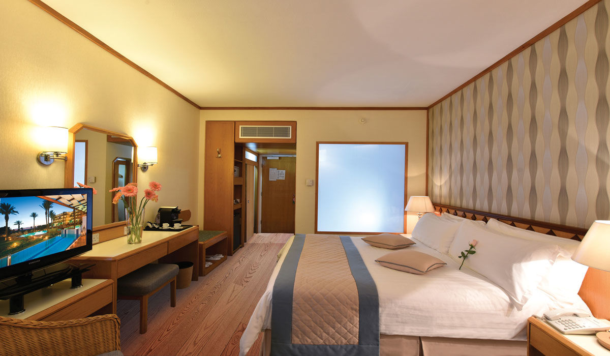 Constantinou Bros Pioneer Hotel 4*