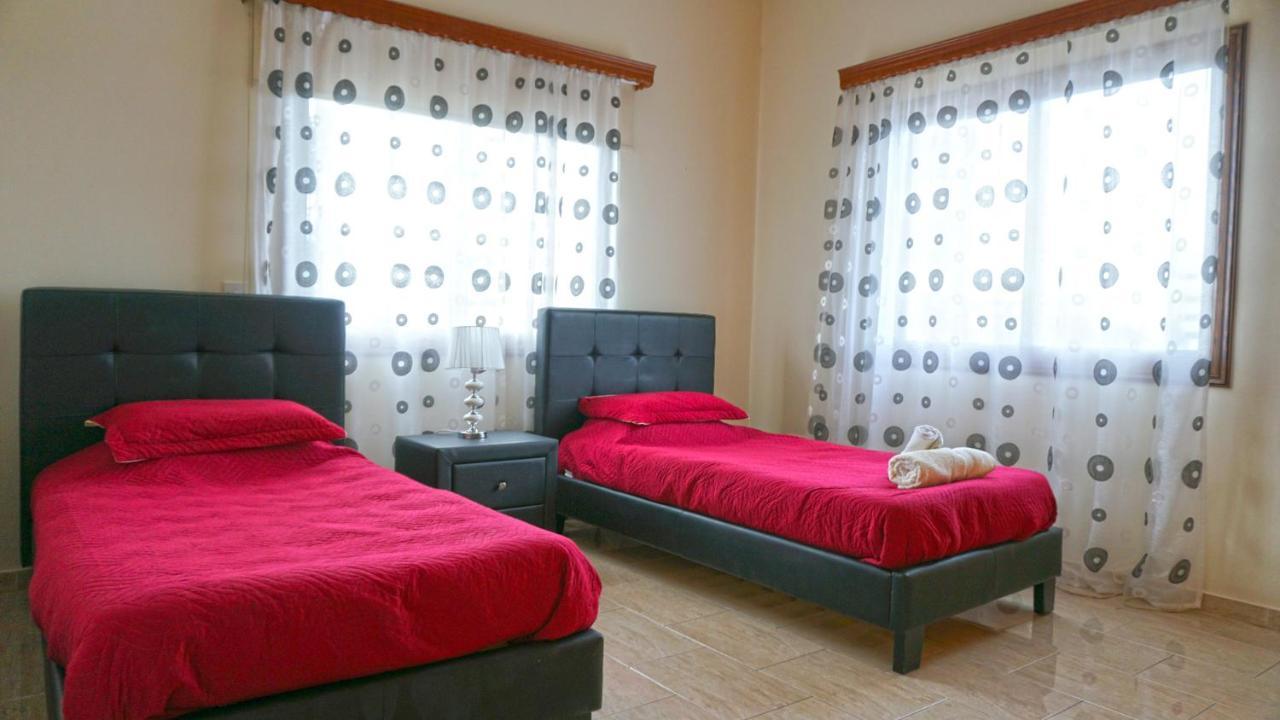 Villa Paradise *
