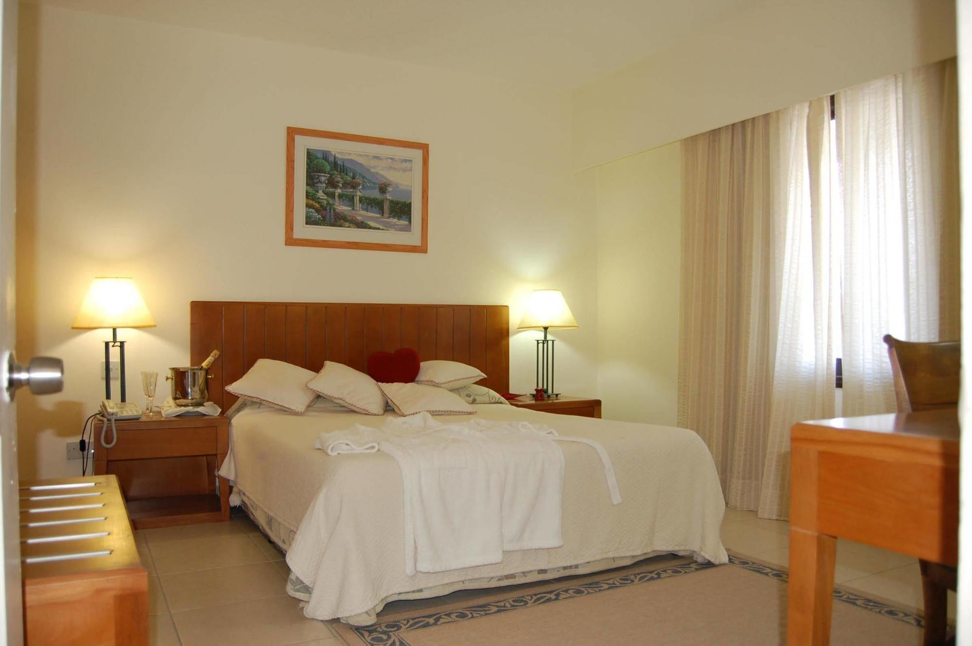 Aparthotel Panareti 3*