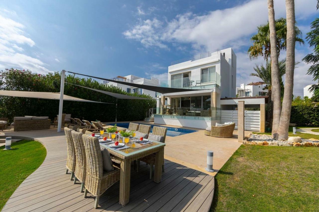 Cleopatra Villa *