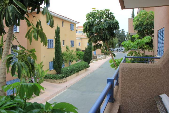 Limnaria Gardens K *