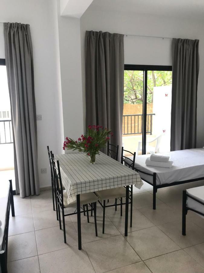 Athinas Court * Paphos