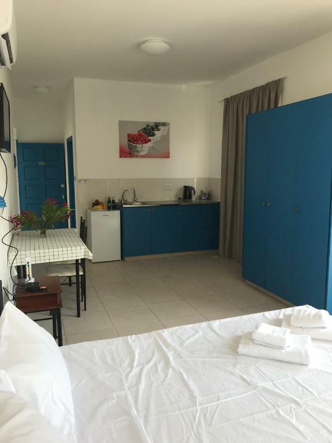 Aparthotel Athinas Court