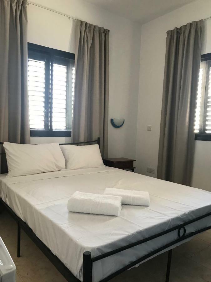 Athinas Court Aparthotel Paphos