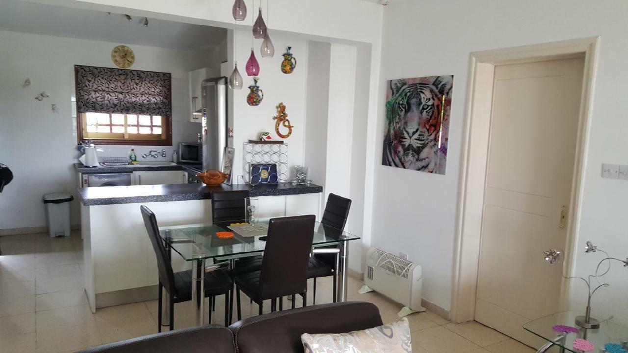 Pearl Apartment *