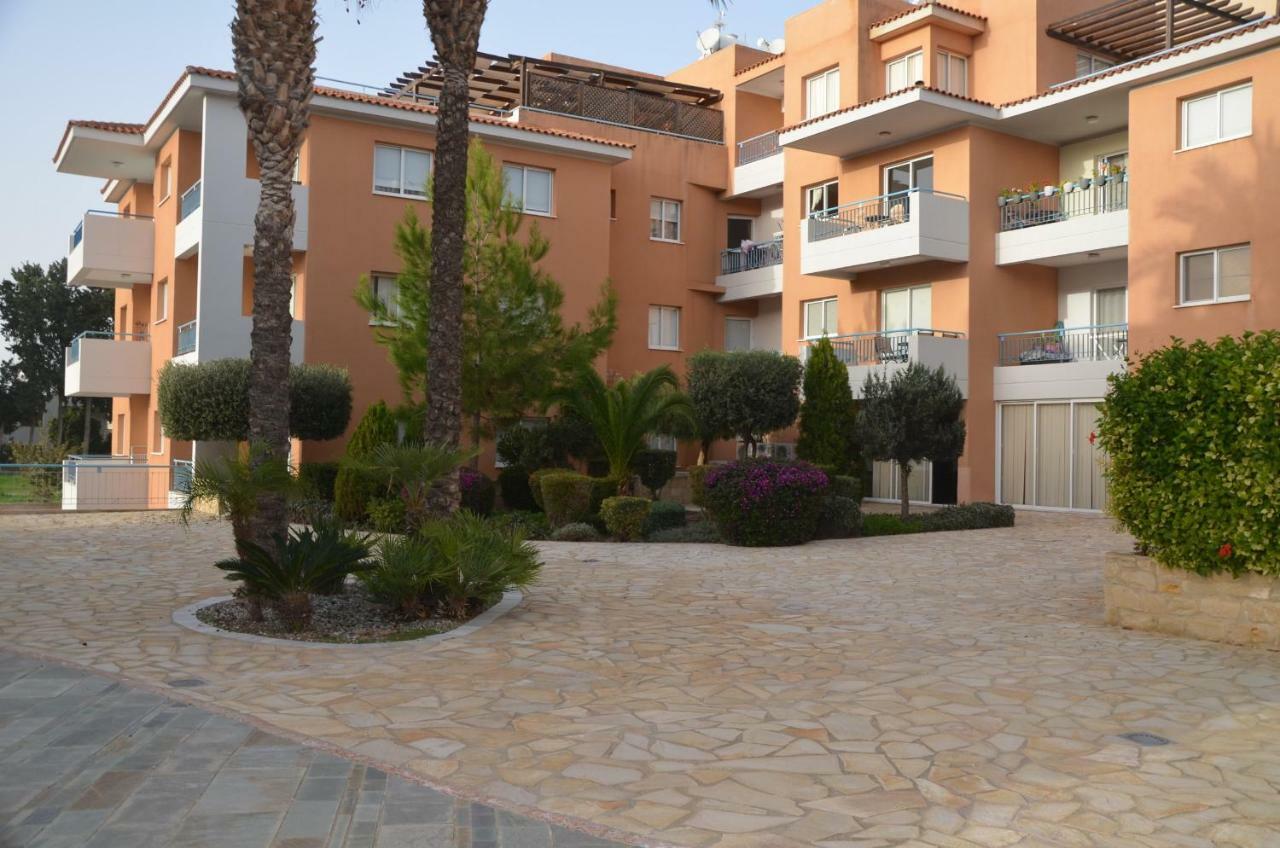 Iris Village Apartment *