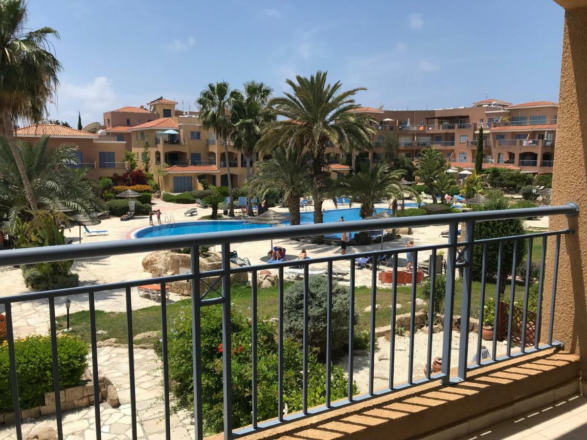 Limnaria Gardens - Modern 1 Bed, Walk To & Shops * Paphos