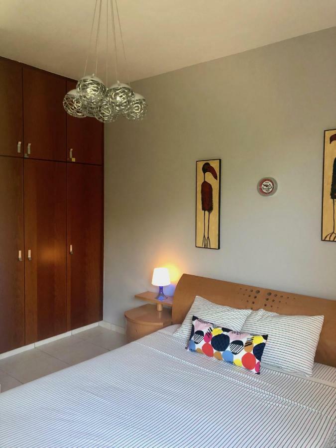 Oakdale Flat * Paphos