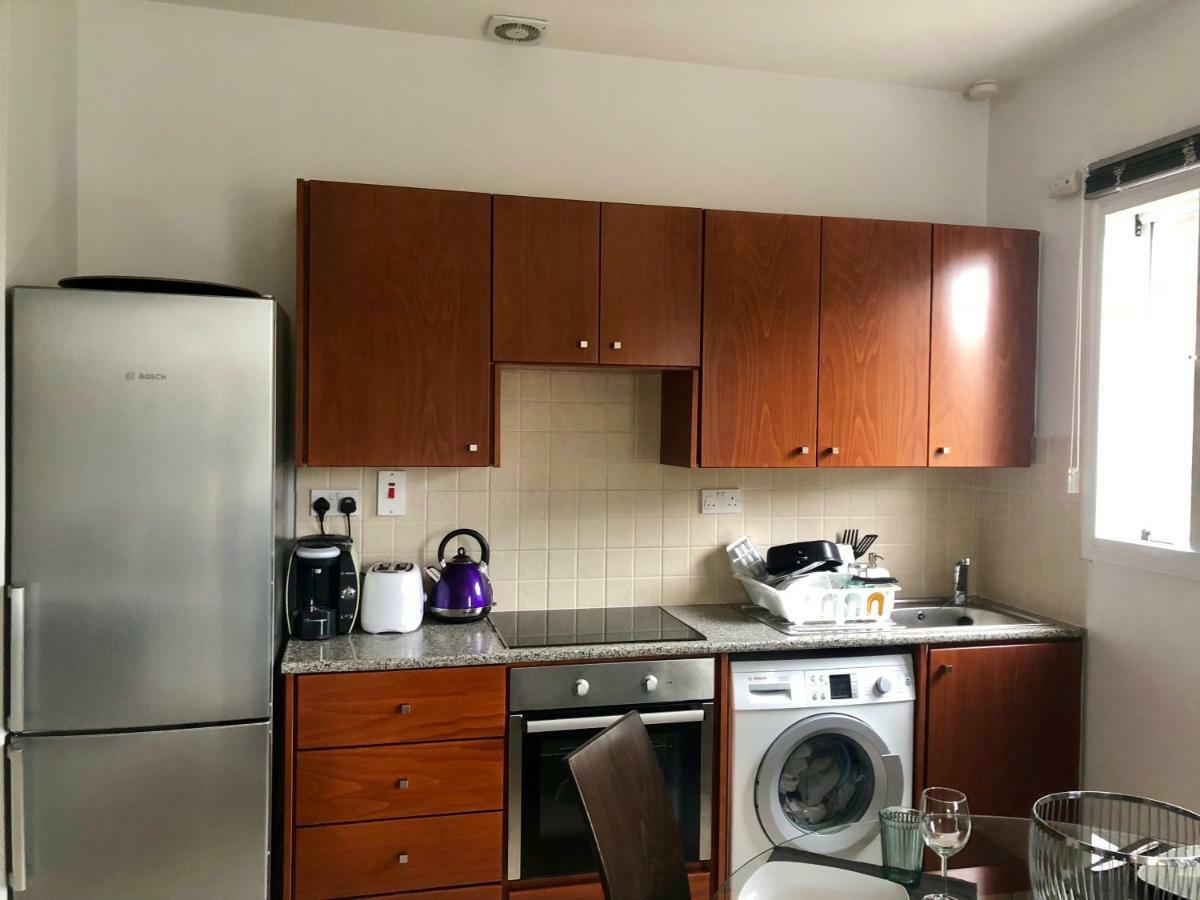 Oakdale Flat Apartment