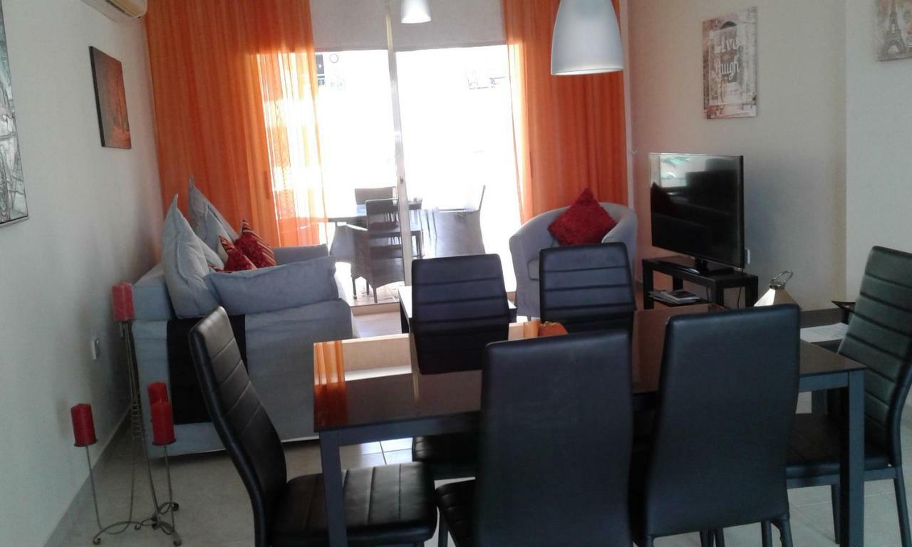 Royal Seacrest Apartment *