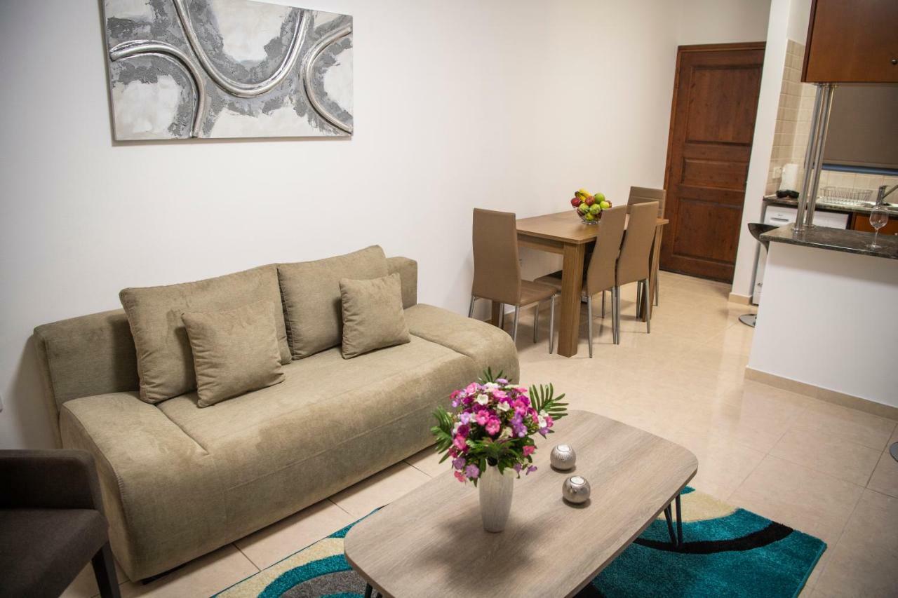 Savvas Apartment