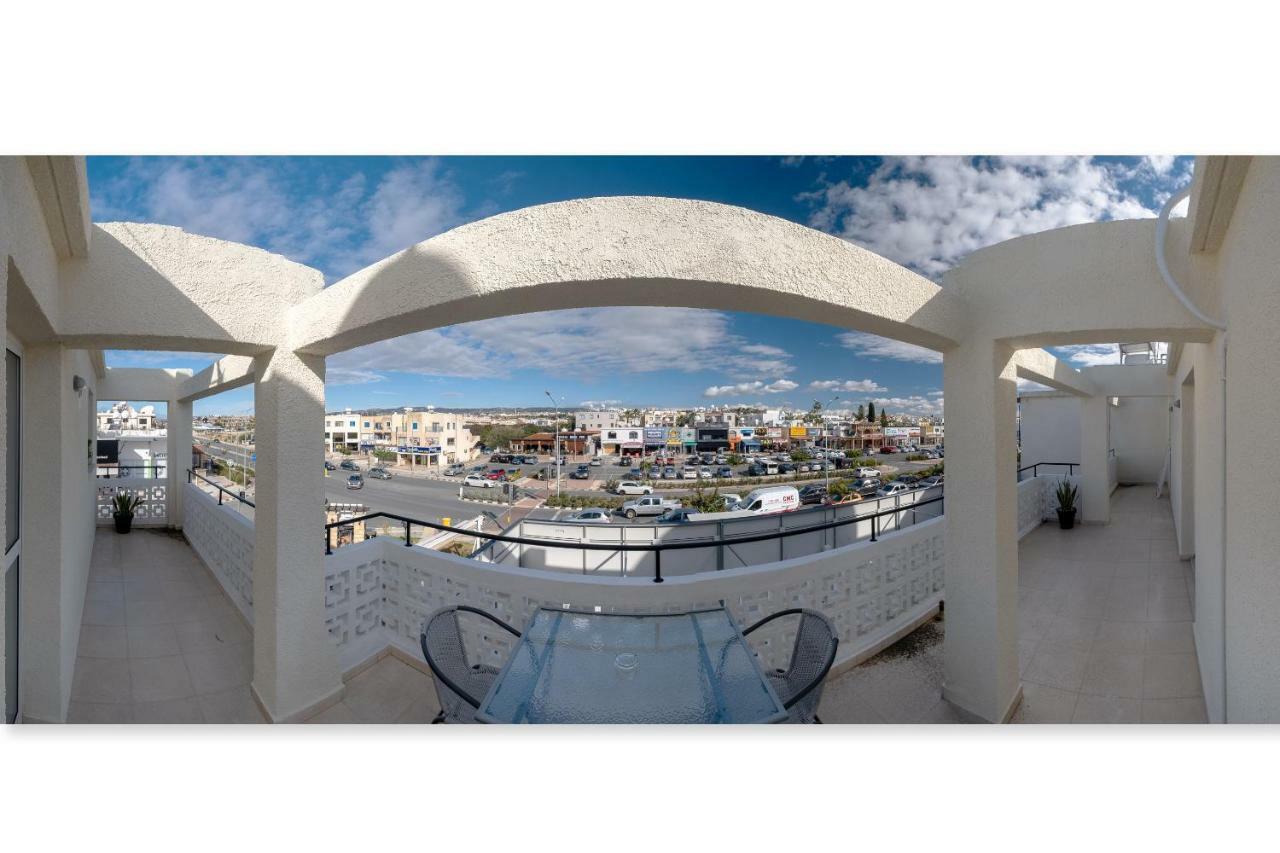 Seaview 3 Bedroom Kings Road Penthouse Apartment