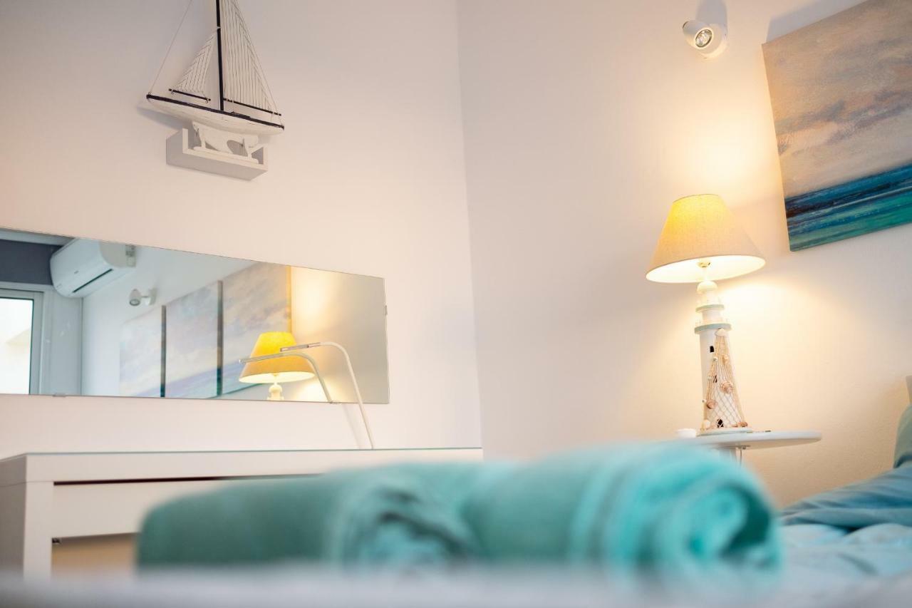 Seaview 3 Bedroom Kings Road Penthouse Apartment *