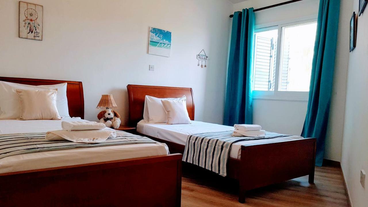 Paradise Note 204- Cyprus Dream Holiday Let *