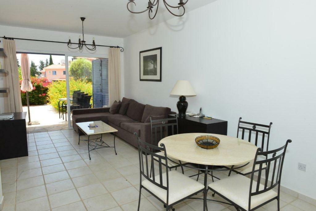Limnaria Sunny Garden Apartment Paphos