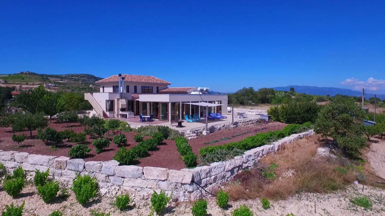 Villa Ampelitis *