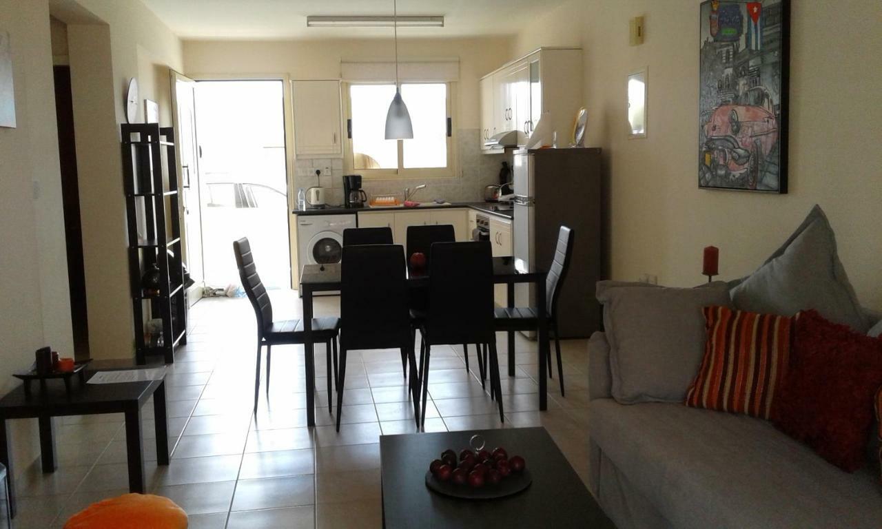 Royal Seacrest Apartment Paphos