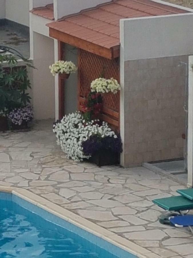 Jasmin Gardens *