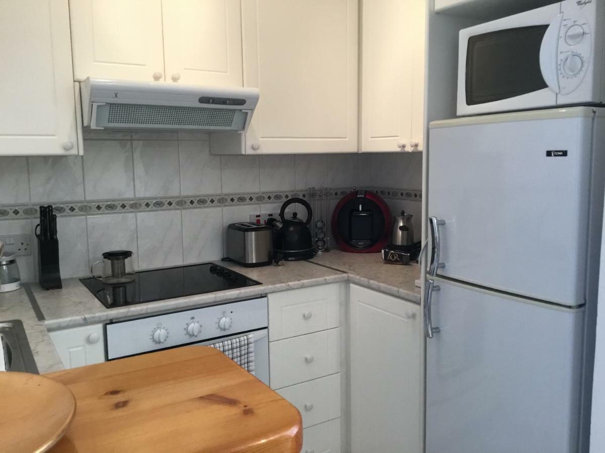 Paradise Garden 4, Kato Apartment