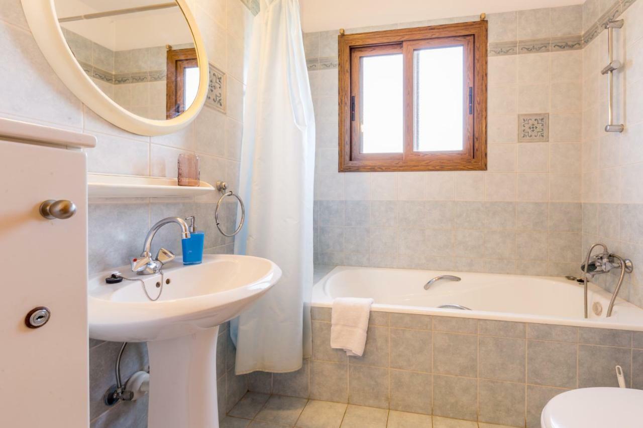 Rina Pousada Paphos