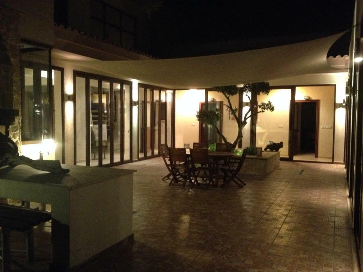 Ampelitis Villa *