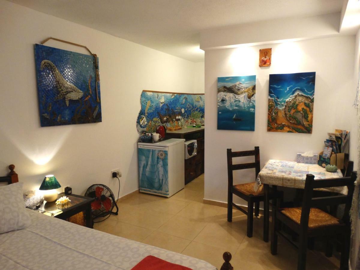 Heart For Art Studio Apartment