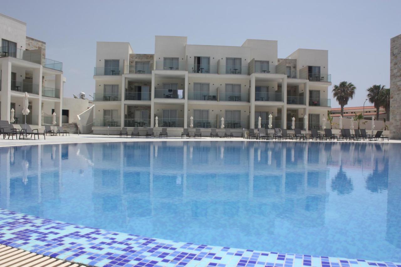 Amphora & Hotel