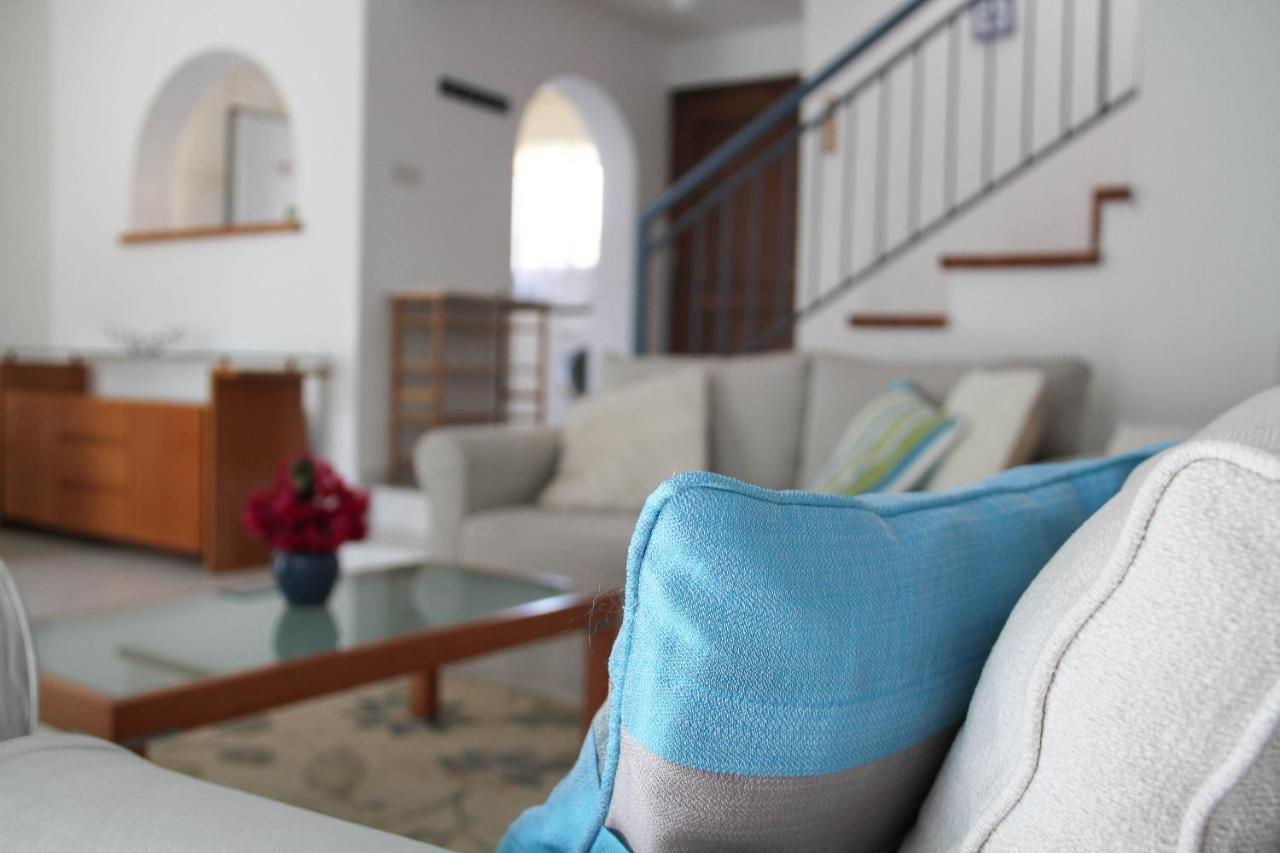 Azure Apartment *