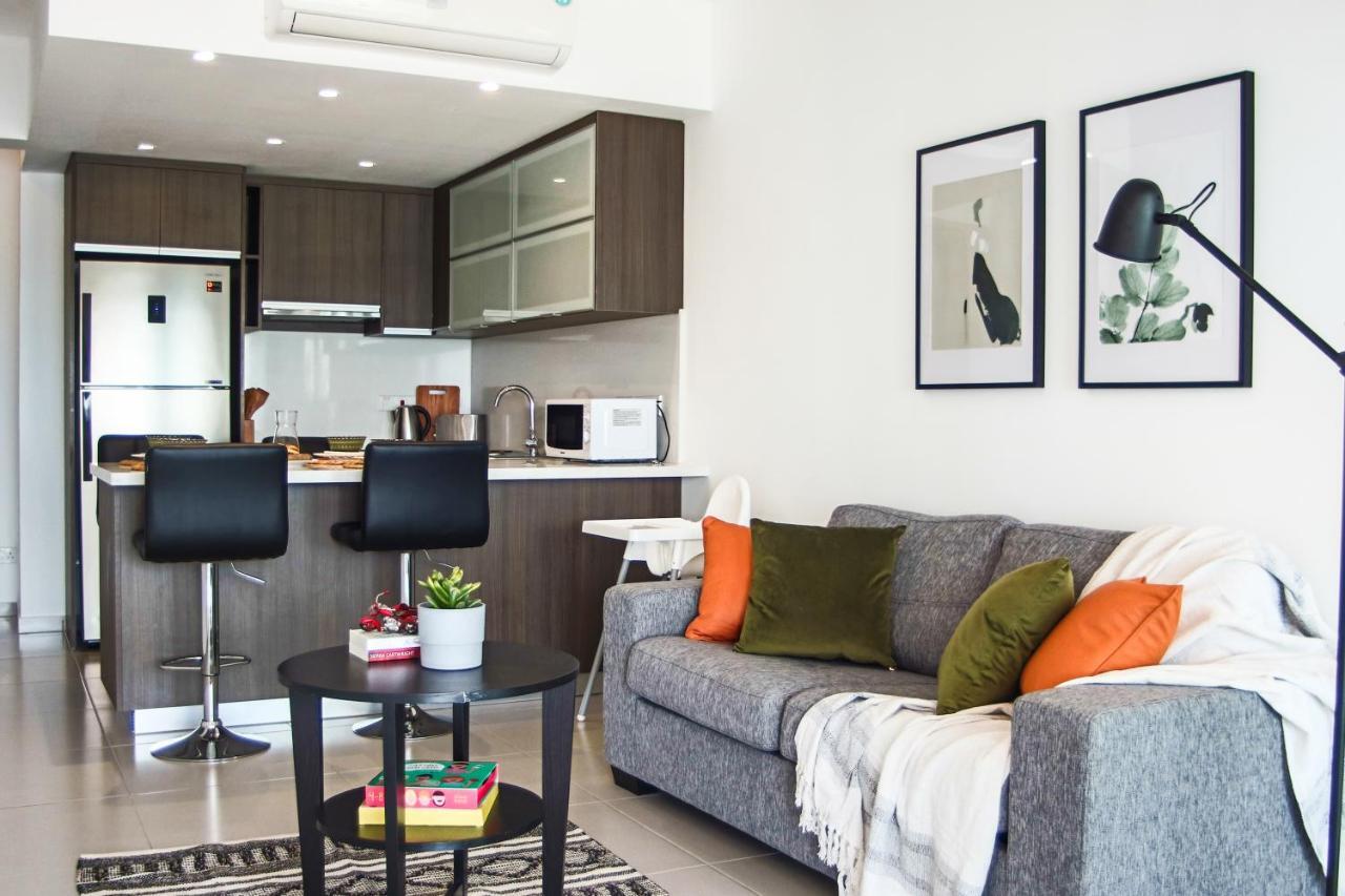 Phaedrus Living Seaview Luxury Flat Lighthouse 53 Apartment