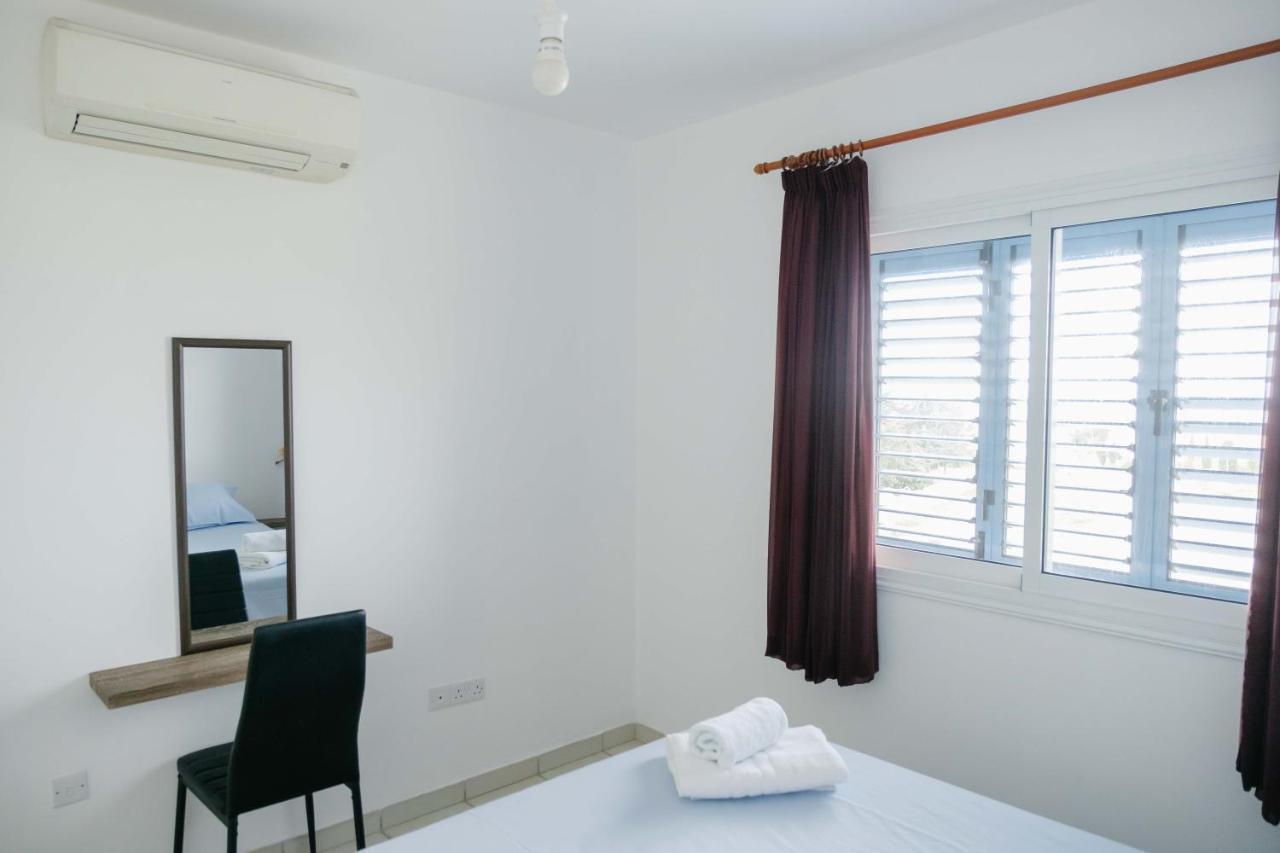 Hermes Gardens 2 Bedroom Sea View Flat In Apartamento Paphos