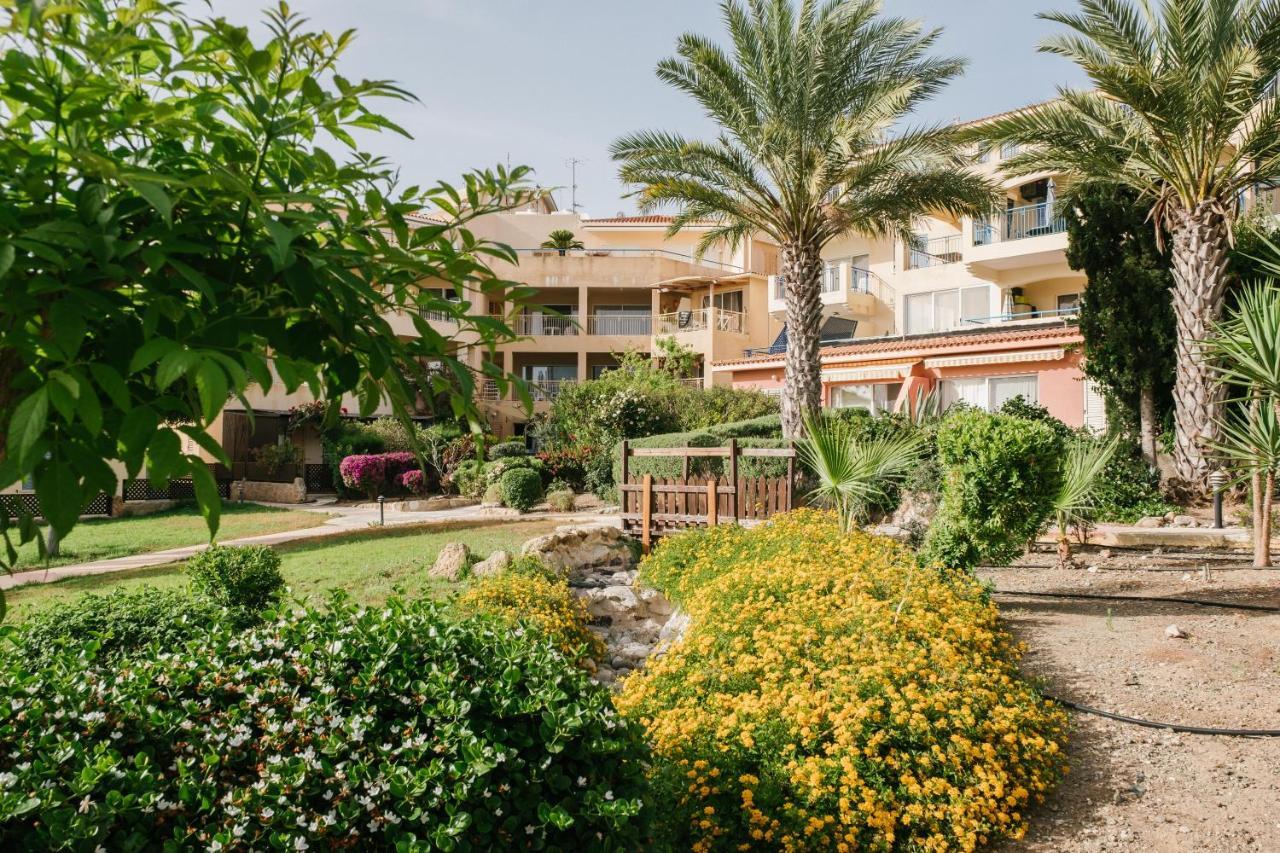 Regina Gardens 2 Bedroom Sea View Flat In Apartment *