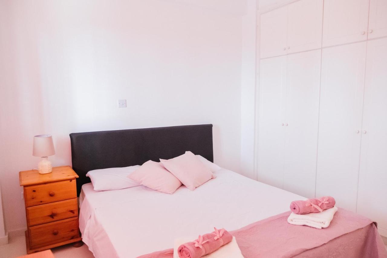 Regina Gardens 2 Bedroom Sea View Flat In Apartment Paphos