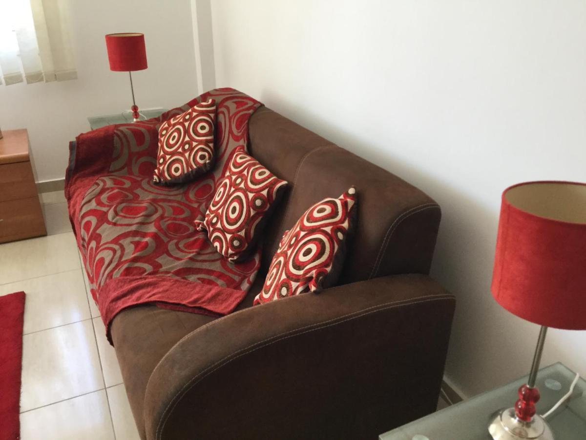 Poolside 2 Bedroom Apt, Riviera, Universal Area Apartment Paphos